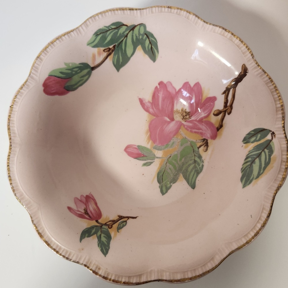 J&G Meakin Rosa Sol 391413 Pink Magnolia‎ Floral Scalloped Bowl England Vintage